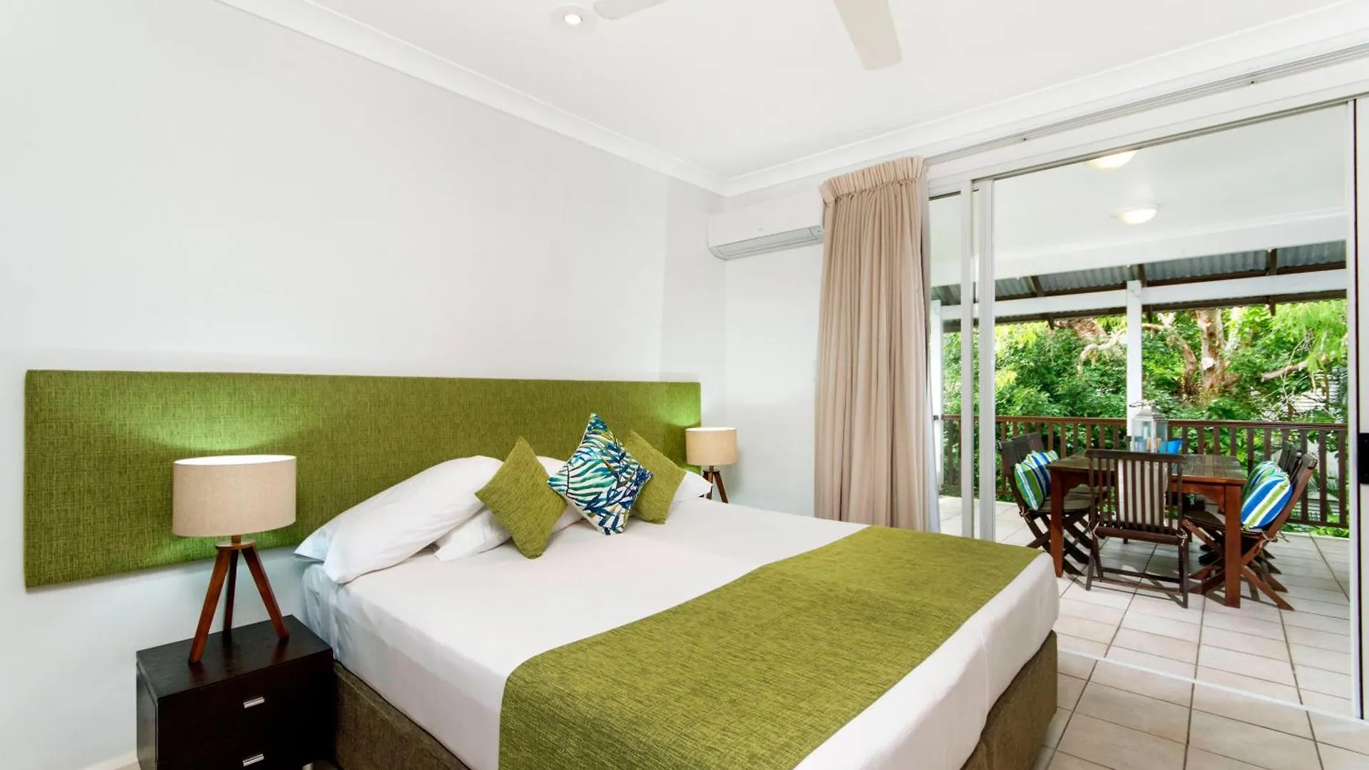 The Reef Retreat Palm Cove Hotel Australia