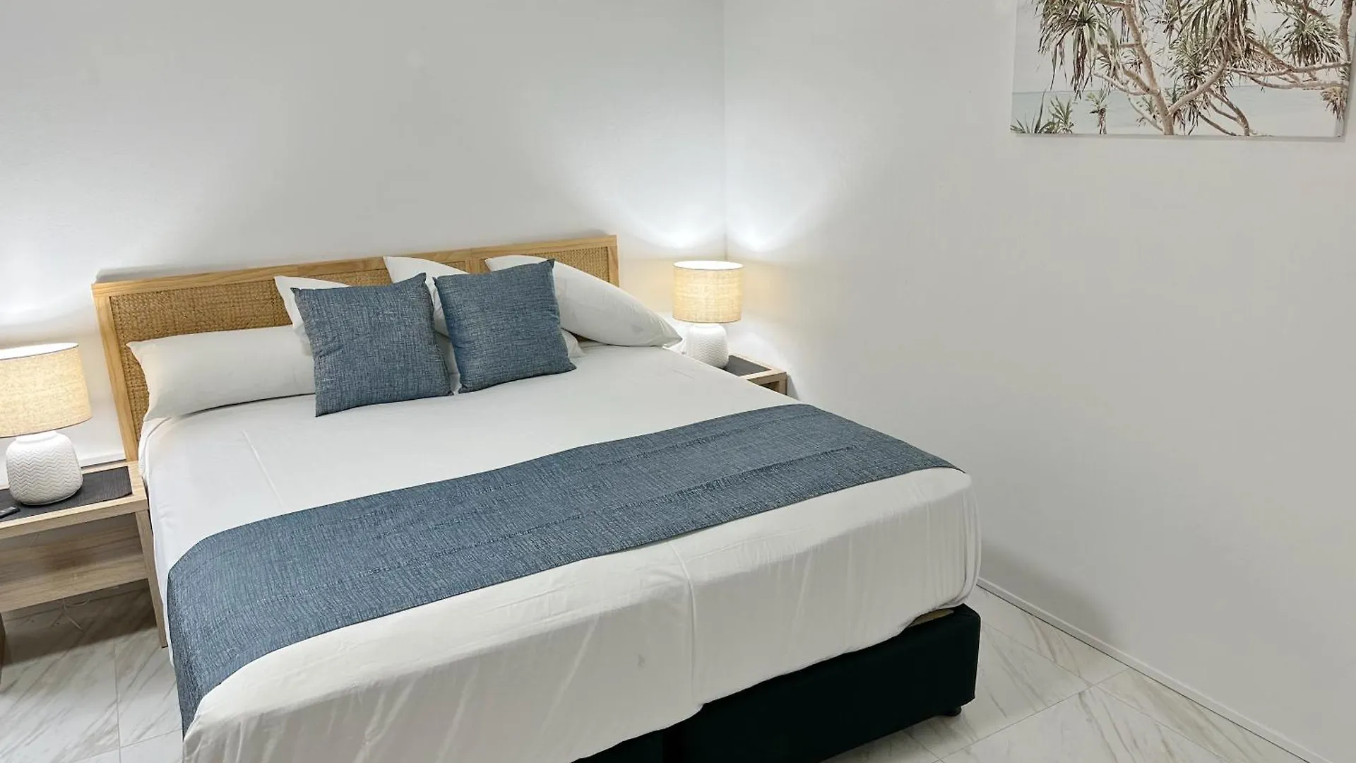The Reef Retreat Palm Cove Hotel