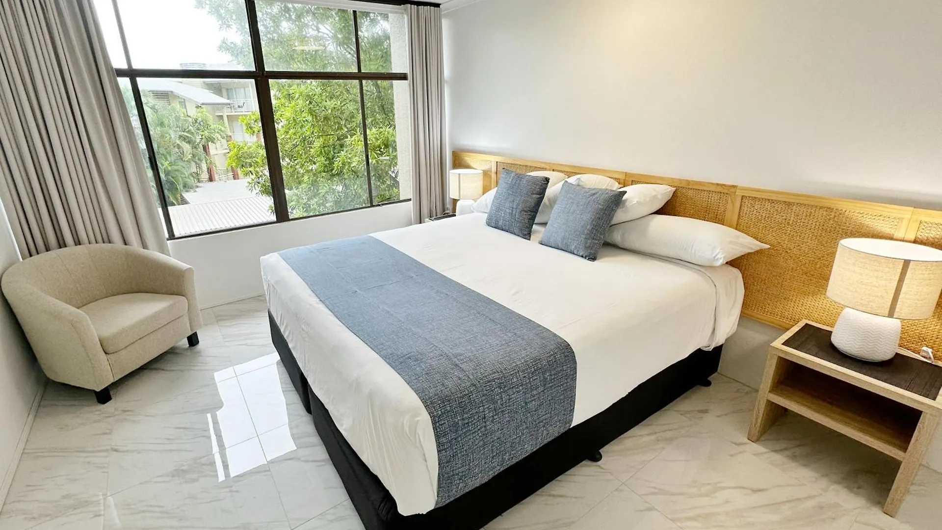 The Reef Retreat Palm Cove Hotel